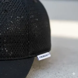 Nahaufnahme des atmungsaktiven Mesh-Materials der Pickleball Cap Herren atmungsaktiv zur optimalen Belüftung.