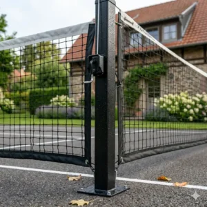 Wetterfestes Pickleball Netz für Privatgrundstück mit robustem Stahlrahmen.